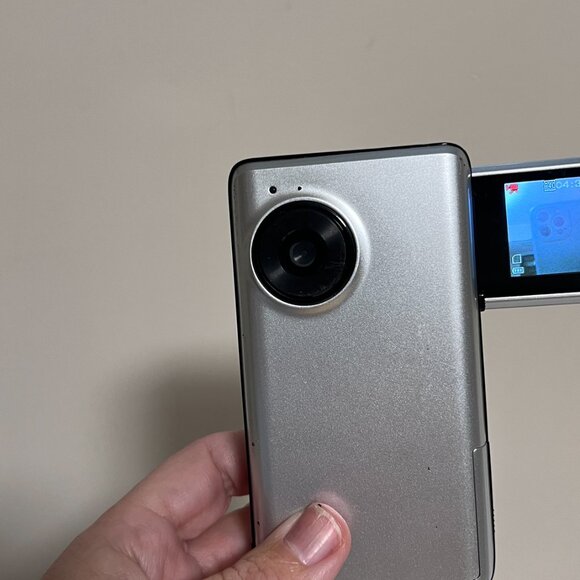 Vintage Flip-Style Digital Camcorder – Tested & Working - Picture 5 of 12